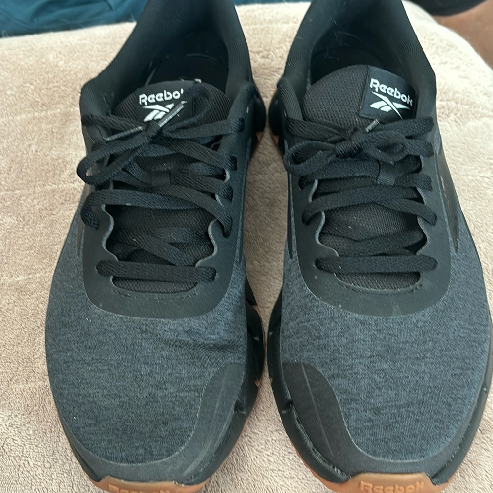 Athletic shoes